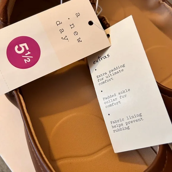 a new day brown Womens flats sz 5 1/2 - Picture 2 of 5